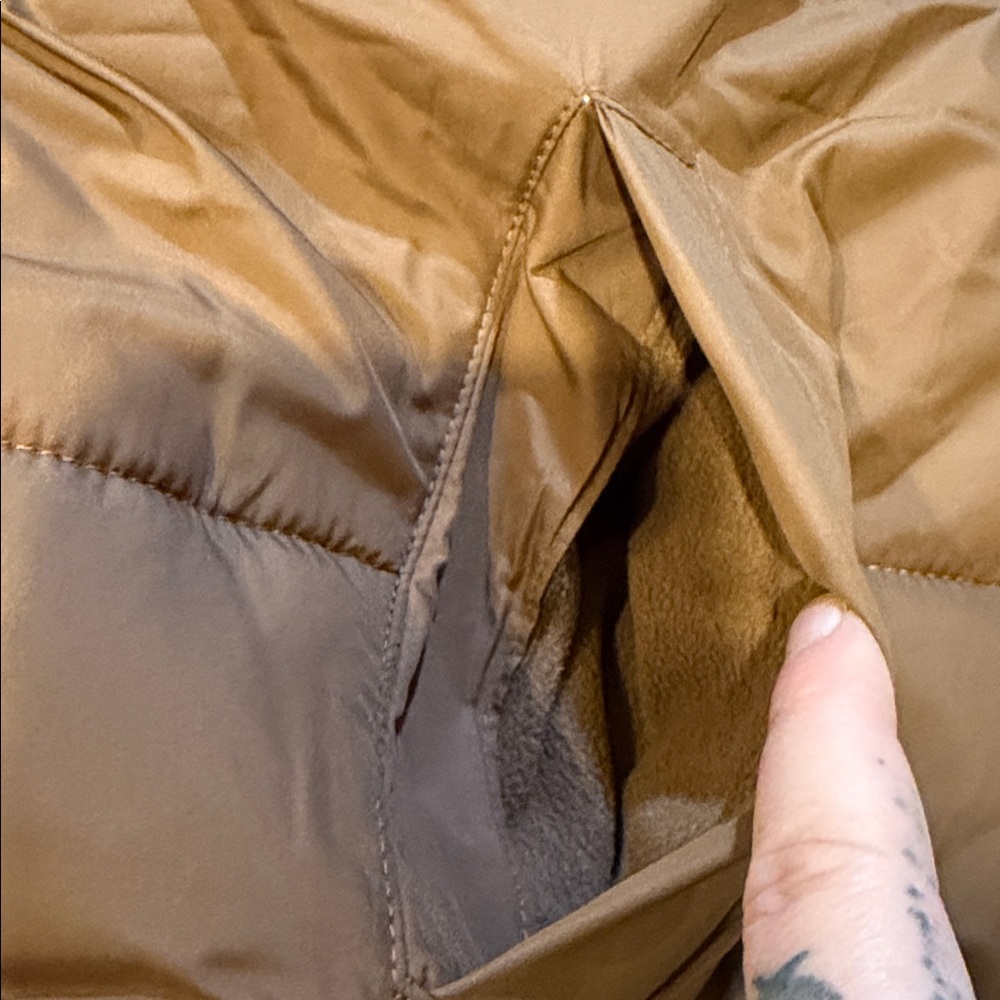 #20. Hollister Long Tan Puffer Coat with Fur Trim. Xxl - Picture 8 of 15